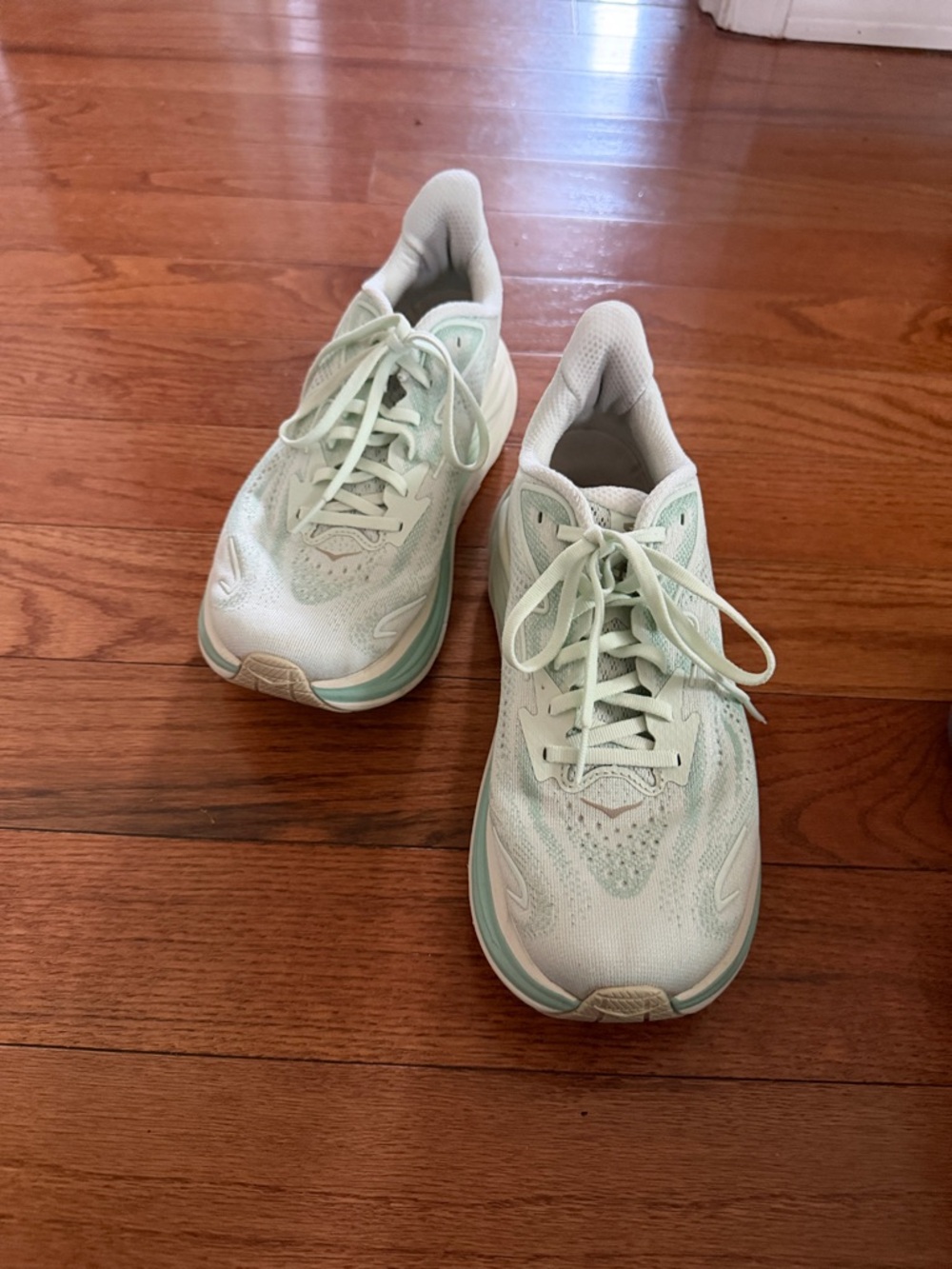Hoka Clifton 10